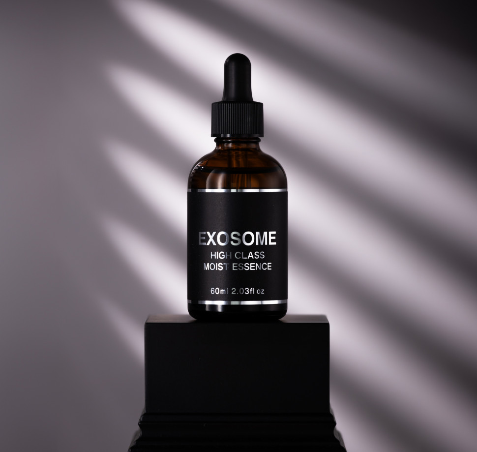 EXOSOME HIGH CLASS MOIST ESSENCE/Антивозрастная сыворотка для лица с экзосомами, стволовыми клетками, липосомами, витамином С, 60 мл