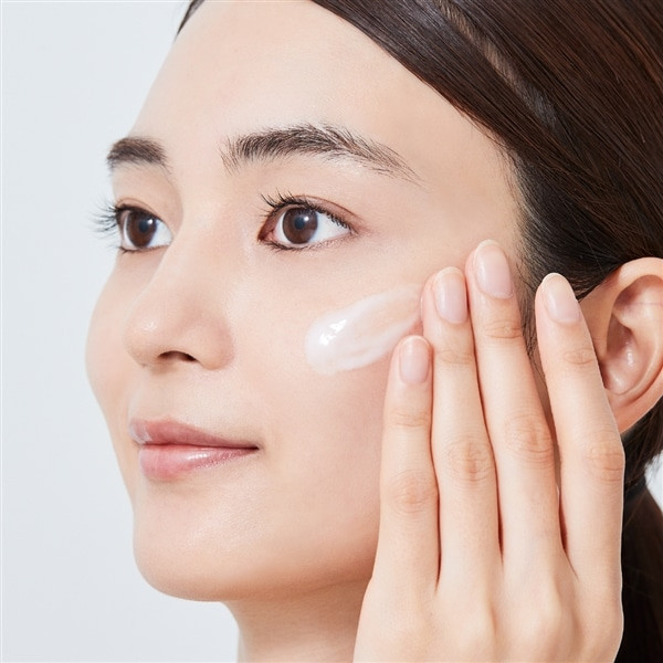 Увлажняющий крем-молочко для кожи лица LUQUE Crème In Milk 80 г